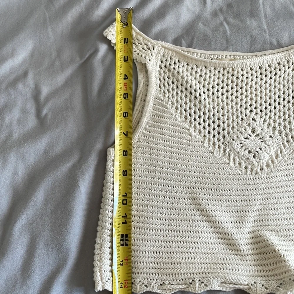La Hearts crocheted crop